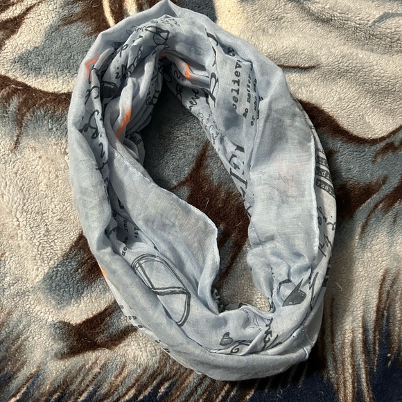 Scarf - Picture 2 of 6